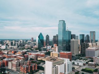 picture of downtown Dallas buildings