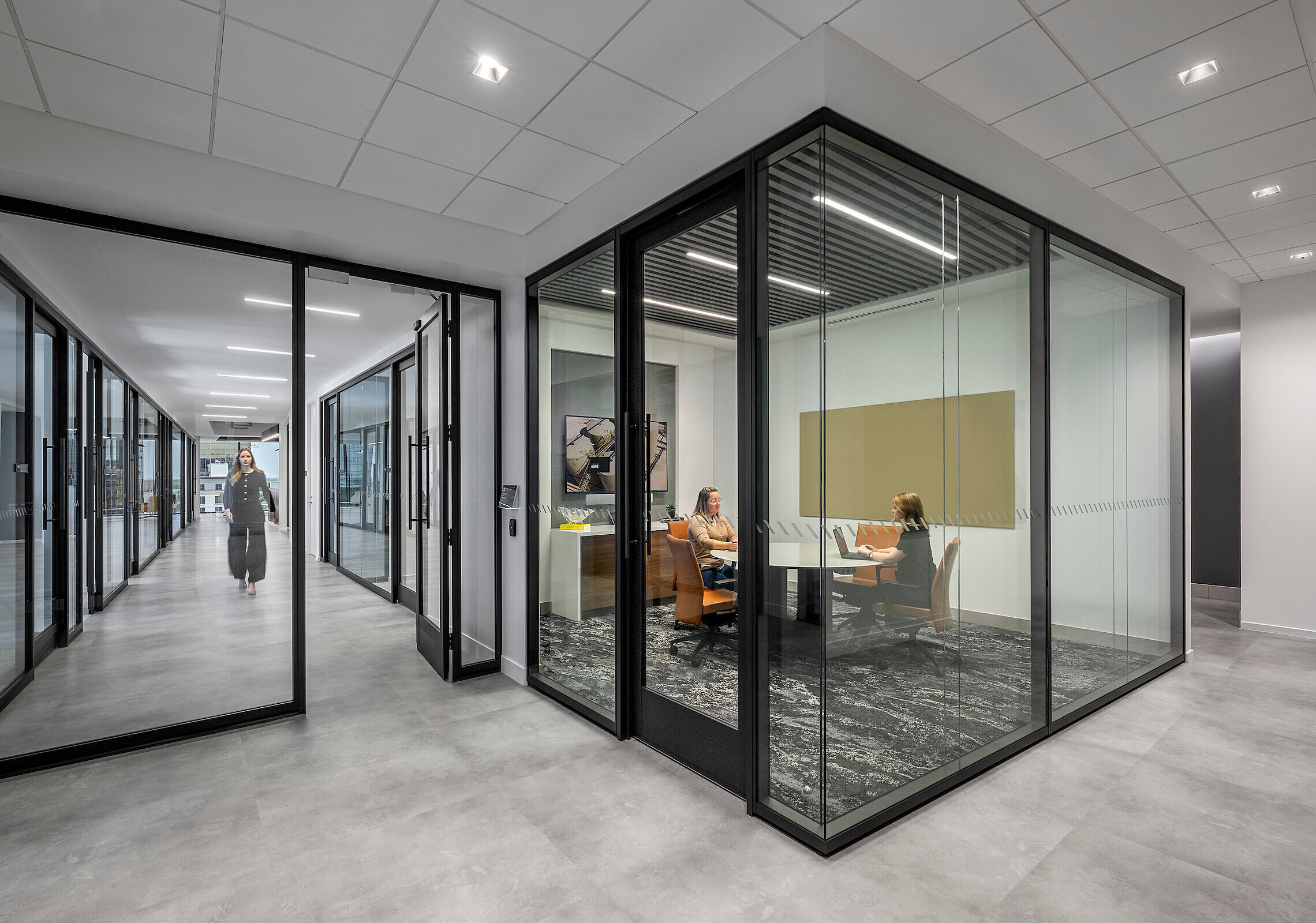 Diamondback Energy Dallas Office showcasing DIRTT interior construction glass walls