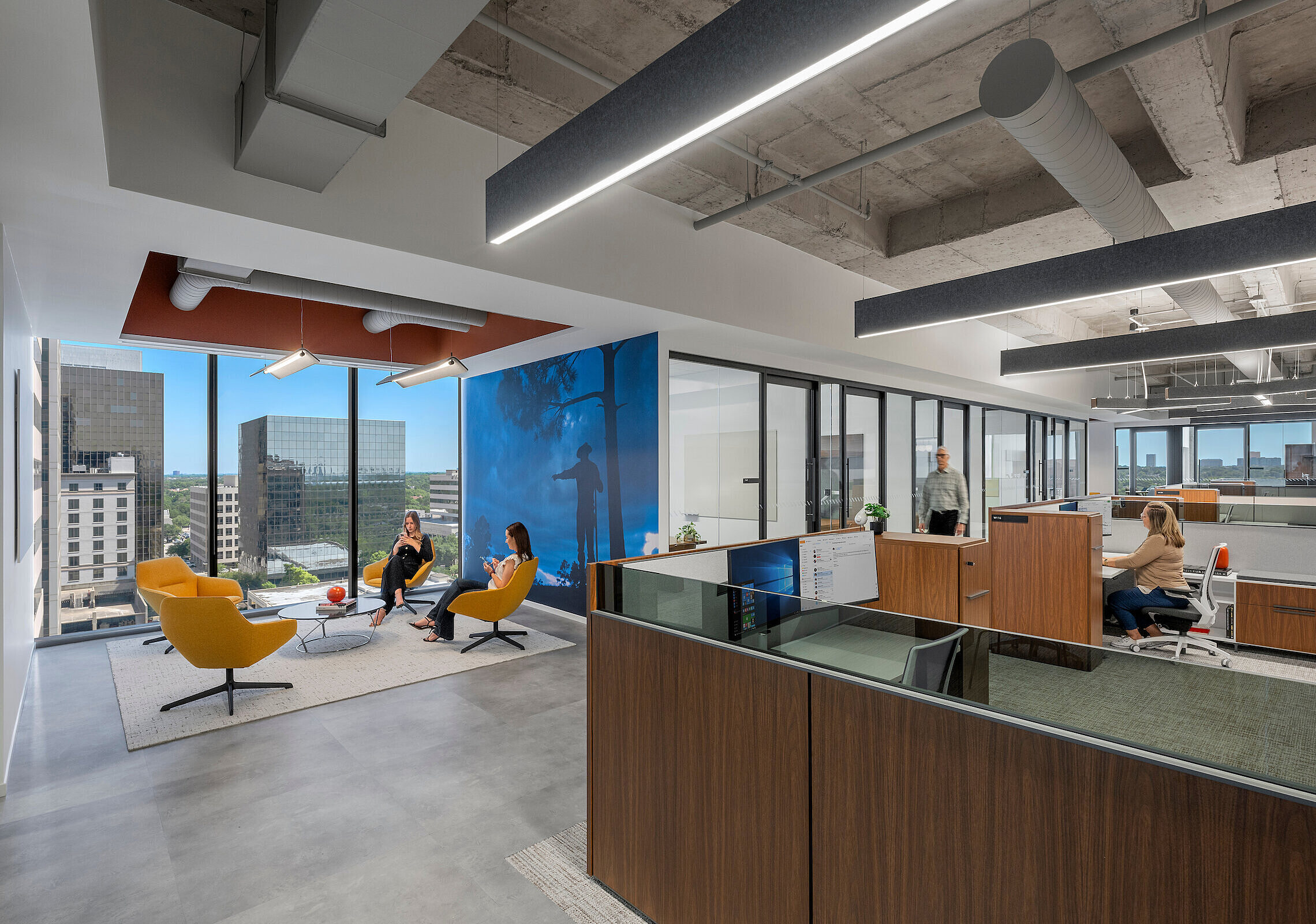Diamondback Energy Dallas Office Workstations and Lounge Seating